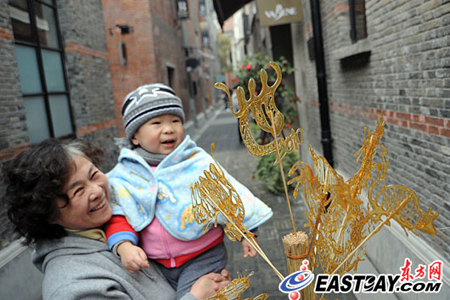 石庫門文化周展現(xiàn)老上海情調(diào) 花樣美女旗袍秀助興