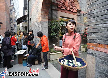 石庫門文化周展現(xiàn)老上海情調(diào) 花樣美女旗袍秀助興