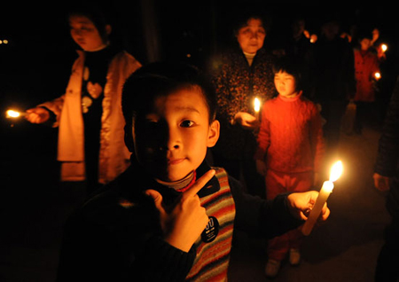南京：燭光照亮“地球一小時(shí)”之夜