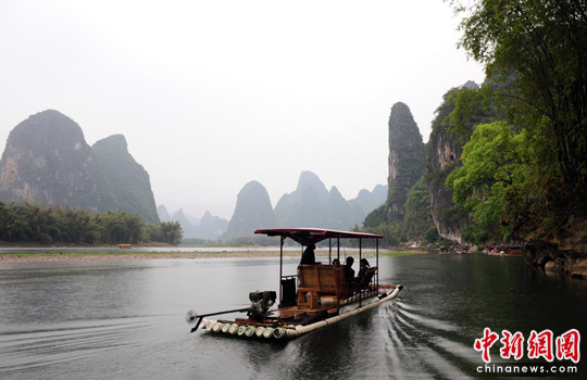 廣西桂林漓江水位上升 8日恢復(fù)全程游覽(圖)