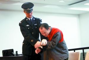 國家藥監(jiān)局官員受審 稱拿錢沒辦事不算受賄