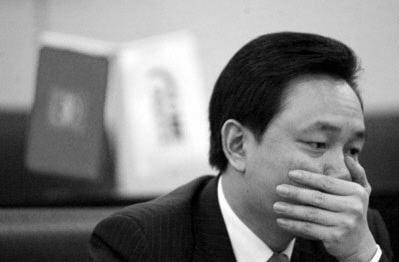 黃光裕案庭前示證 其妻從監(jiān)視居住住所來(lái)到法庭