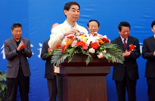 全國(guó)自行車(chē)環(huán)浉河大賽開(kāi)幕 海內(nèi)外千余名選手角逐