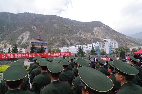 感恩奮進(jìn) 堅(jiān)強(qiáng)不屈