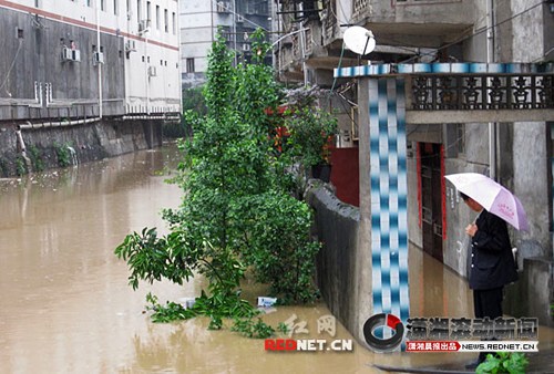 湖南一天發(fā)布17個暴雨預警 或有地質(zhì)災害(組圖)