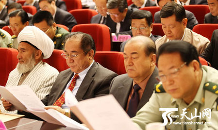 新疆確定系列民生建設(shè)項目 養(yǎng)老保險將全覆蓋