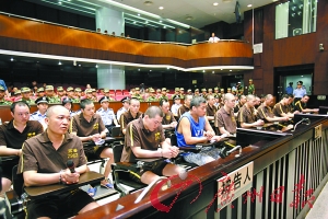 廣州十年來(lái)“最殘忍黑團(tuán)伙”過(guò)堂 黑老大歸罪手下