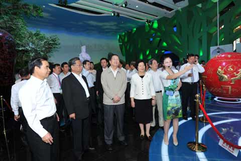 上海世博會(huì)福建周隆重開幕  俞正聲孫春蘭出席