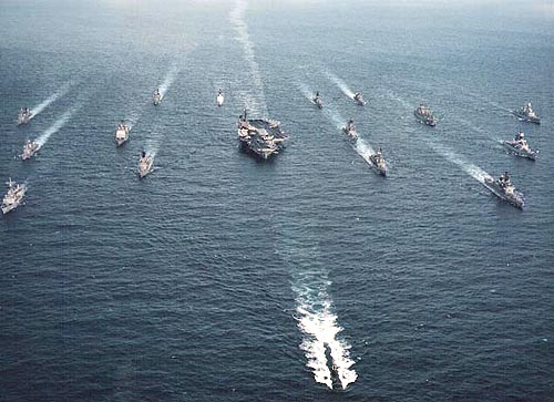 外交部：中方反對(duì)外國軍用艦機(jī)到中國近?；顒?dòng)