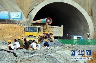 廣西賓陽隧道坍塌事故三套方案同時施救