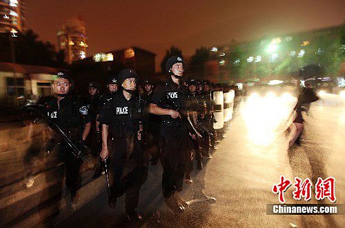 組圖：濟南警方調配700余人大規(guī)模清查娛樂場所