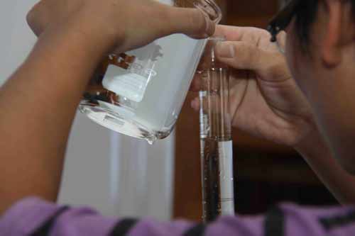 上杭縣環(huán)保部門每日檢測汀江水質(zhì)均穩(wěn)定達標(biāo)