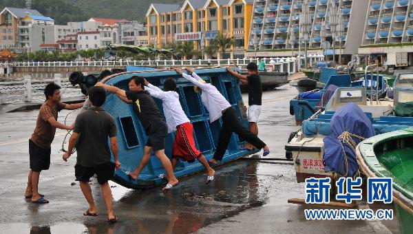 臺(tái)風(fēng)“燦都”已在廣東吳川登陸 預(yù)計(jì)今晚進(jìn)入廣西