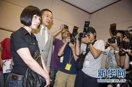 香港導游李巧珍公開向內(nèi)地游客和香港市民道歉