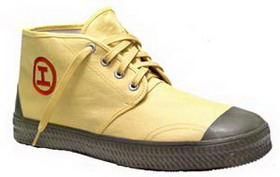 河南解放鞋風(fēng)靡國外 一雙鞋75美元身價堪比耐克