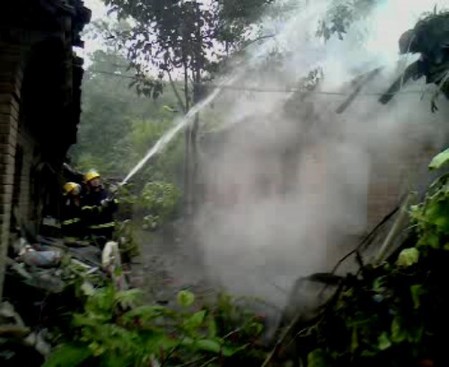 鄉(xiāng)村民房午后突發(fā)火災(zāi) 宜陽消防緊急撲救