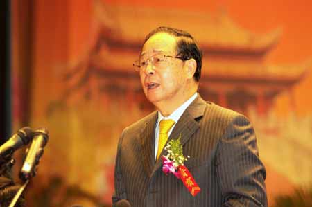 境內(nèi)外豫商精英云集開封 謀求共贏發(fā)展