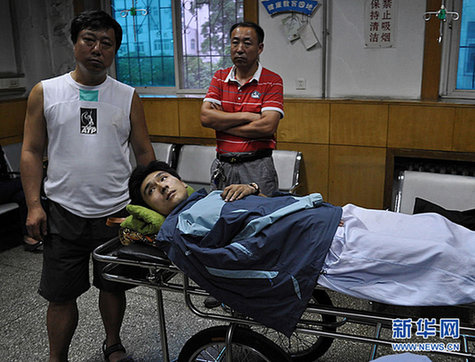 沈陽(yáng)萬(wàn)達(dá)廣場(chǎng)發(fā)生火災(zāi)致9死9傷 墻體爆裂(圖)