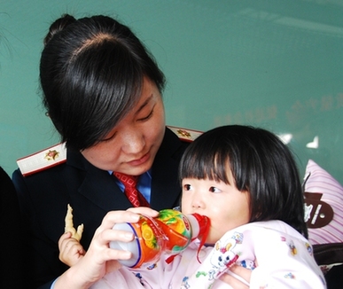 昆鐵“彩云之花”國(guó)慶綻放