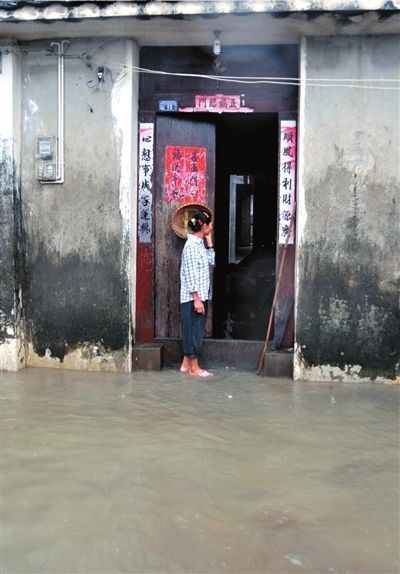 海南暴雨致300村莊被淹 70%水庫存隱患