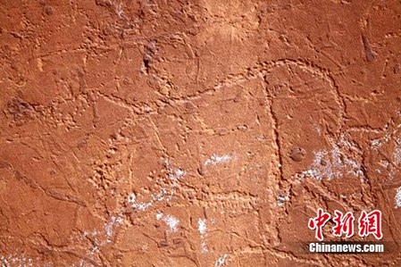 新疆5000米高山發(fā)現(xiàn)逾萬(wàn)幅精美巖畫(huà)石刻文字