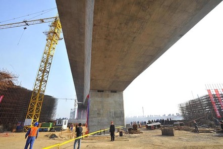 長(zhǎng)平高速公路跨線轉(zhuǎn)體橋成功轉(zhuǎn)體