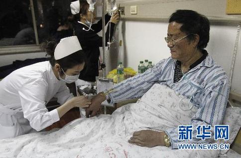 上?；馂氖鹿蕚麊T得到有效救治(圖)