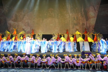 洛陽龍門石窟申遺成功十周年慶典晚會(huì)精彩紛呈