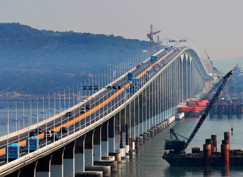 平潭海峽大橋通車　結(jié)束輪渡進(jìn)出海島歷史