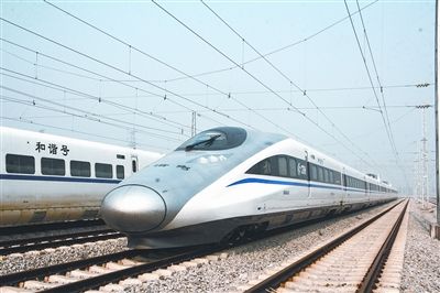 武廣高鐵試跑新列車 時(shí)速380公里(圖)