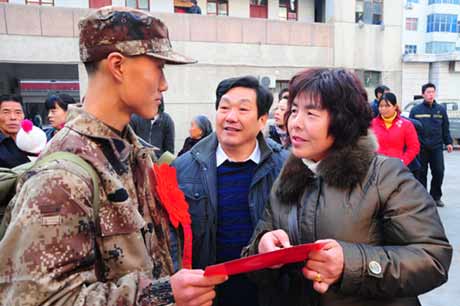 河南嵩縣：一家四個(gè)兒 報(bào)國(guó)都從軍