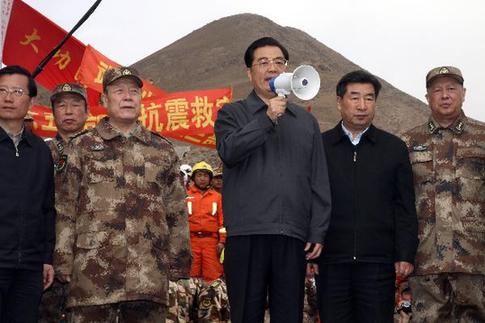 與人民在一起——中國領(lǐng)導(dǎo)人的一年足跡