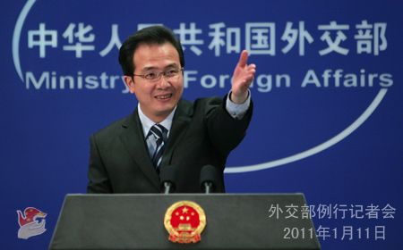外交部發(fā)言人洪磊就參觀伊核設(shè)施、中美軍事交流等答記者問