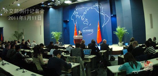 外交部發(fā)言人洪磊就參觀伊核設(shè)施、中美軍事交流等答記者問
