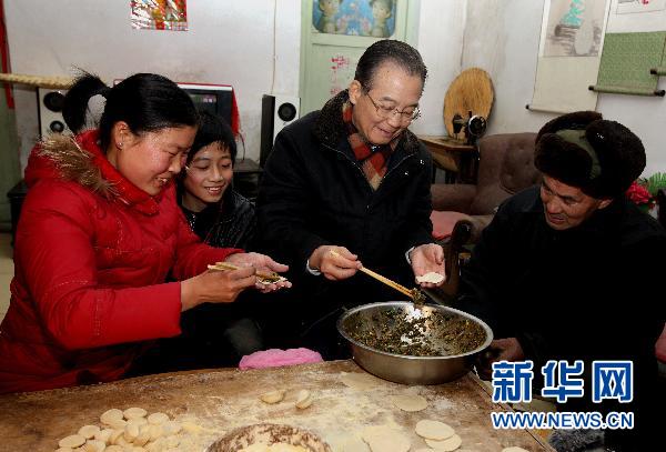 總理接連兩天放信號 今年“頭等大事”穩(wěn)物價