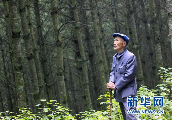 中組部、中宣部、中央創(chuàng)先爭優(yōu)活動(dòng)領(lǐng)導(dǎo)小組發(fā)出通知要求廣泛開展向楊善洲同志學(xué)習(xí)活動(dòng)