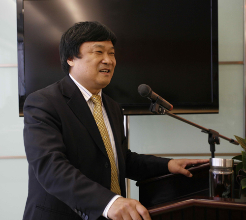 中國力諾集團與美國IBM公司簽署太陽光伏技術合作協(xié)議