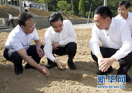 胡錦濤近日在湖北就加快轉(zhuǎn)變經(jīng)濟發(fā)展方式等調(diào)研
