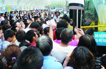 銘記歷史時(shí)刻:膠州灣橋隧通車