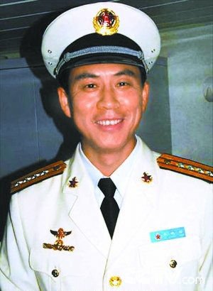 權(quán)威消息稱(chēng)李曉巖被定為瓦良格號(hào)首任艦長(zhǎng)(圖)