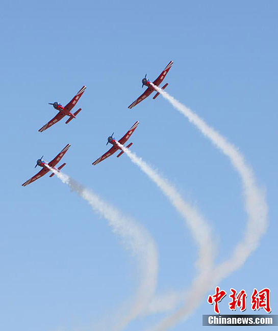 長春首屆航空展中國三支飛行表演隊(duì)齊亮相