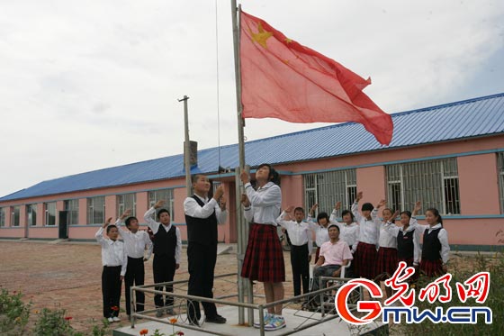最美鄉(xiāng)村教師杜順：血液里沒了學生，心臟就不會跳動
