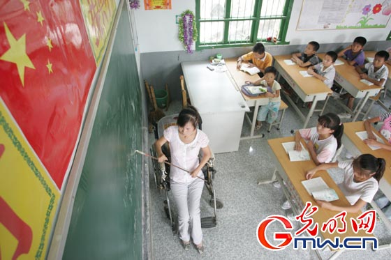 最美鄉(xiāng)村教師任影：心中有太陽(yáng)，人生沒(méi)有陰雨天