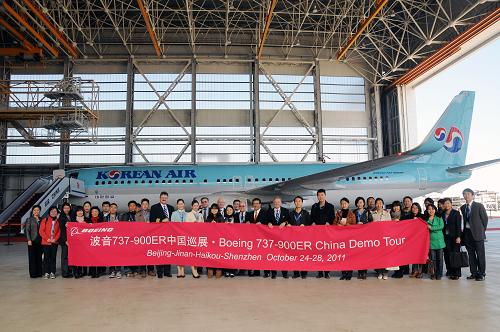 波音在京展示新型737-900ER客機