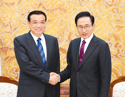 韓國(guó)總統(tǒng)李明博會(huì)見(jiàn)李克強(qiáng)