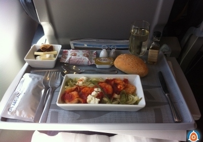 飛機(jī)上也有美食！看看各航空公司飛機(jī)餐