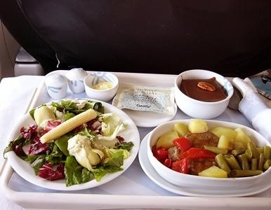 飛機上也有美食！看看各航空公司飛機餐