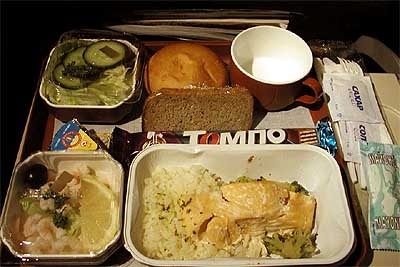 飛機(jī)上也有美食！看看各航空公司飛機(jī)餐