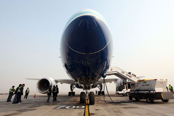 波音787“夢想”飛機(jī)飛抵北京