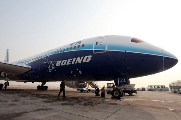 波音787“夢想”飛機飛抵北京